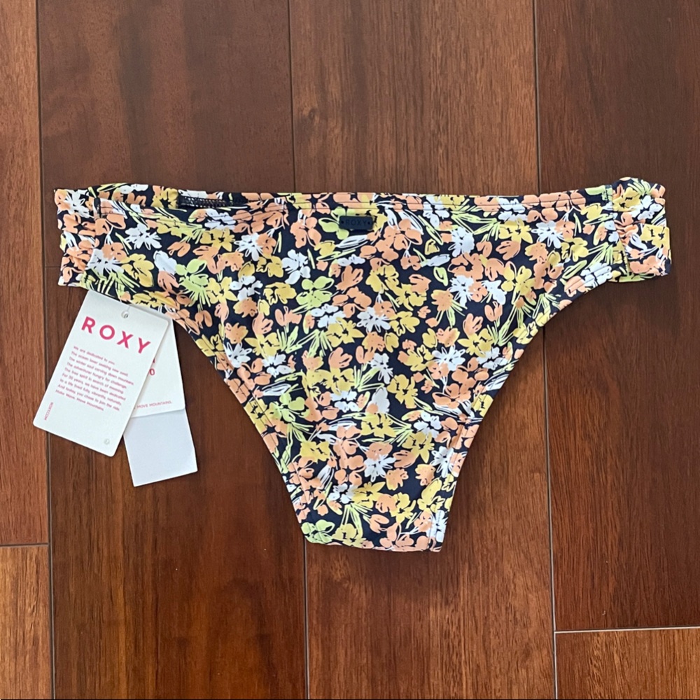 🏄‍♀️ Roxy Beach Classics Floral Moderate Bikini Bottom | Size M | NWT - Picture 3 of 7